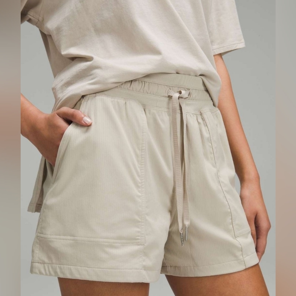 SALE! Lululemon Dance Studio High-Rise Short 3.5", Mojave Tan, S, EUC